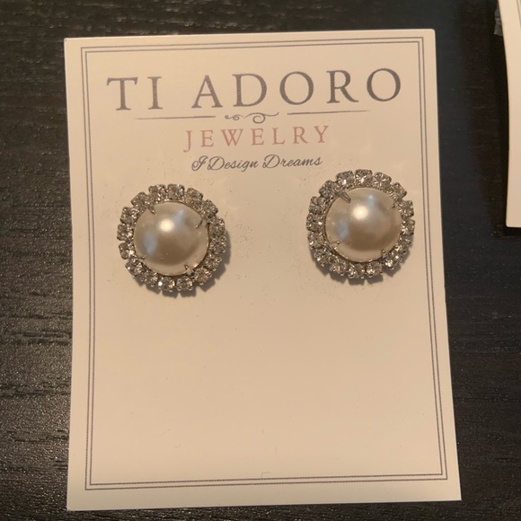 Ti Adoro studs with Halo - Picture 3 of 4